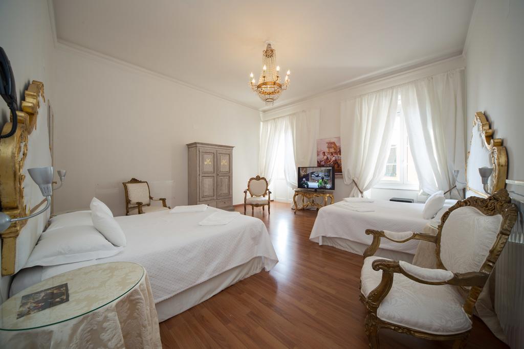 Morali Lux Hotel Genoa Room photo